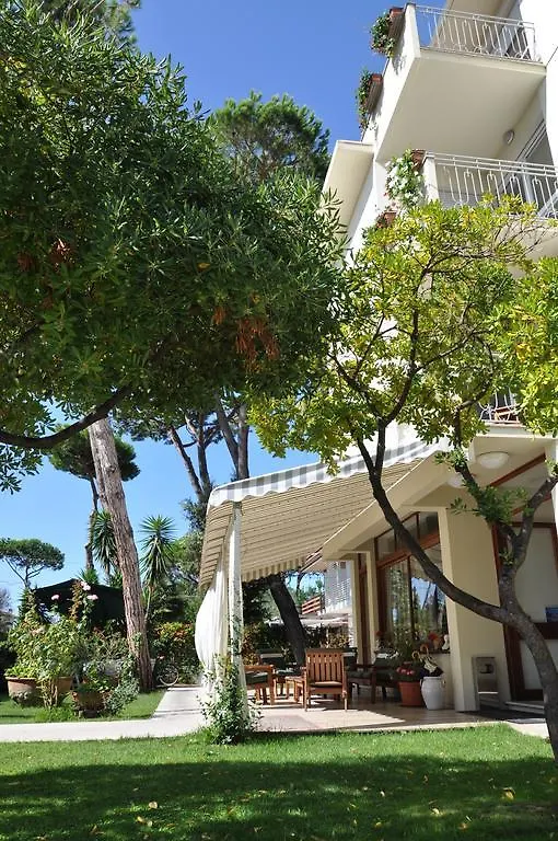 Hotel Etruria Forte dei Marmi 3*,  Italy